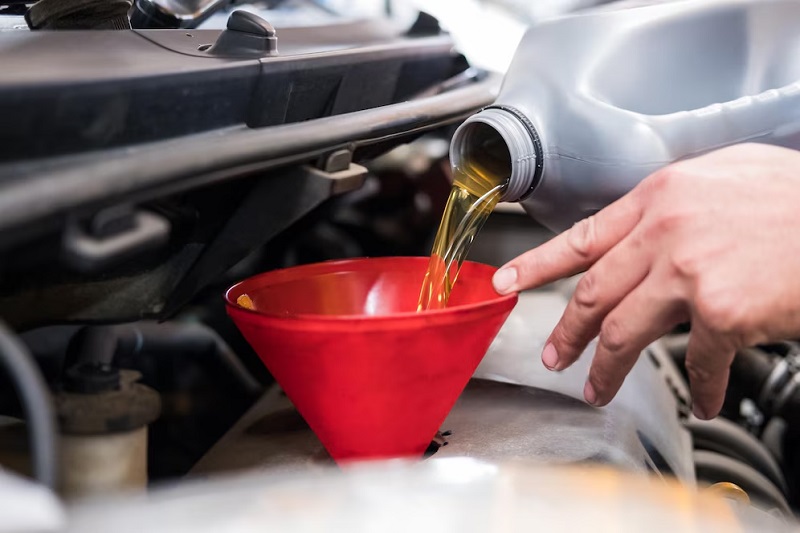 Clean the braking system thoroughly and choose the appropriate brake fluid for replacement.